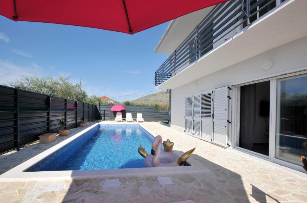 Villa Carolina โตรกีร์ ภายนอก รูปภาพ